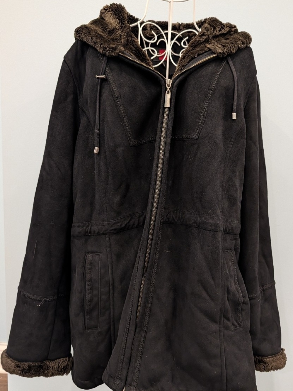 Gallery Black Coat with Red Label Accent size XL